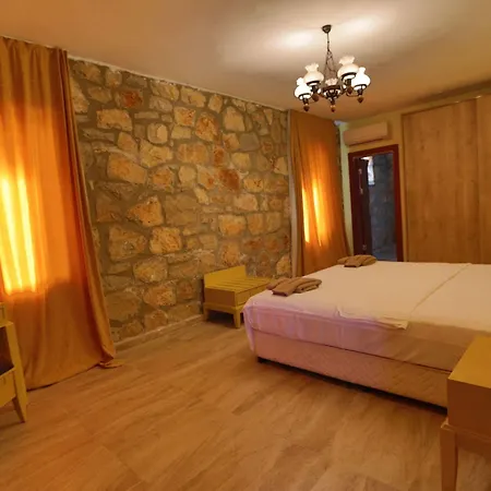 Tomato Villa *